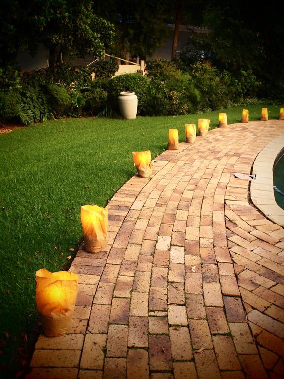 A Hundred Thousand Welcomes B&B Sandton Extérieur photo