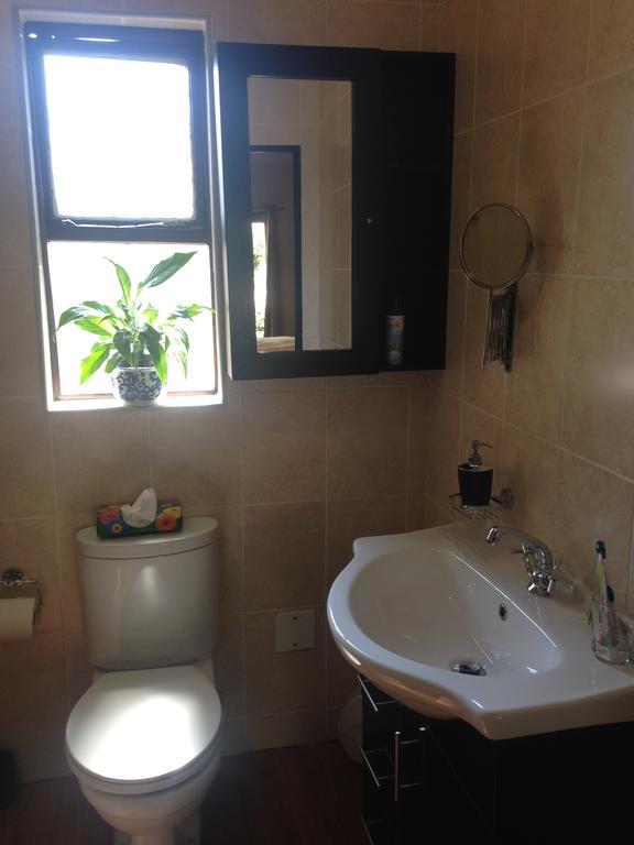 A Hundred Thousand Welcomes B&B Sandton Extérieur photo